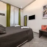 Mia 3*
